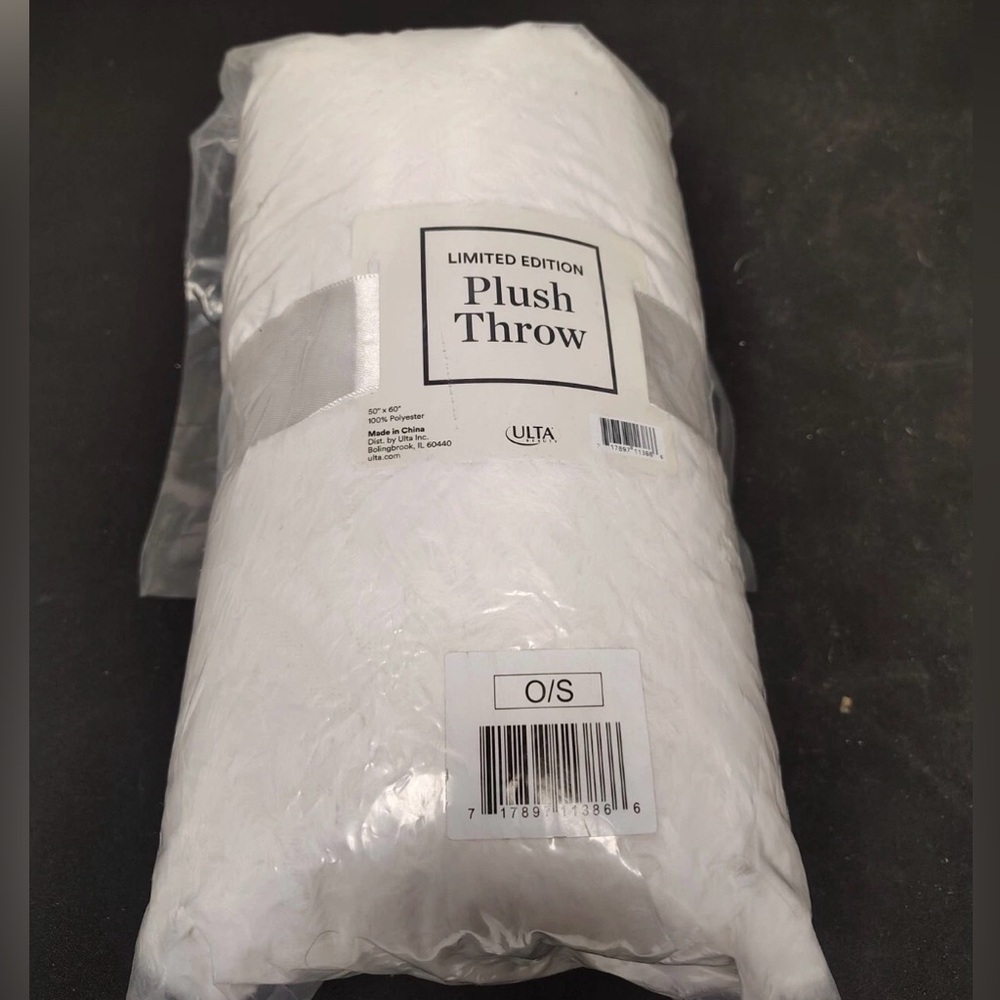 NWT Ulta Limited Edition Plush Throw - White